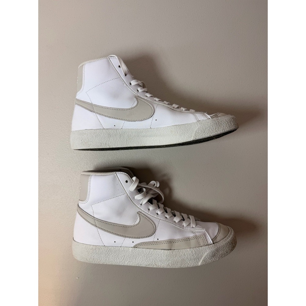 Nike Blazer Mid 77 Men's 6.5 Women's 8 White Grey High Top Sneakers